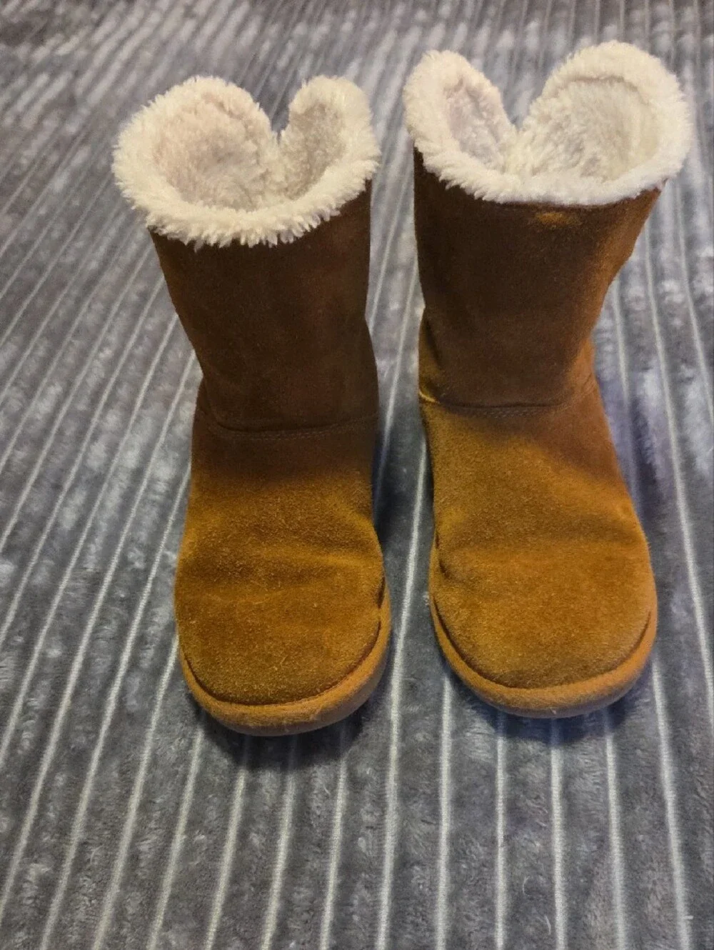 Koolaburra Suede Short Boot - Tan with Cream Logo